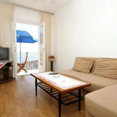 Apartment 9099b *
