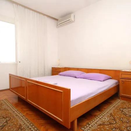 Apartment 9099b